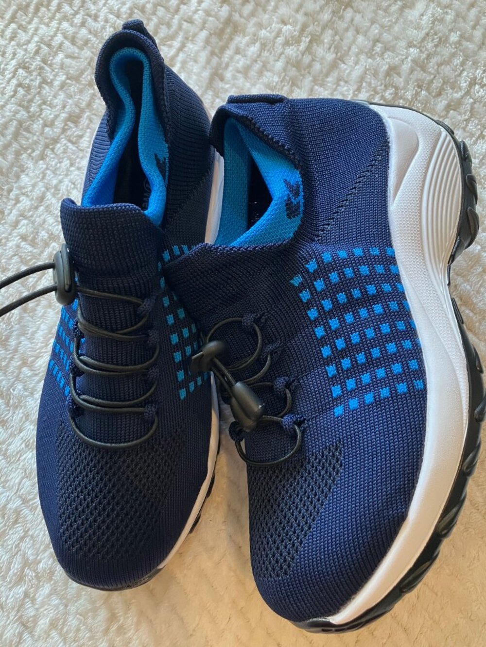 Comfort Wear Womens 7 Navy Blue Knit Slip On Sneakers Bungee Lightweight NWOT